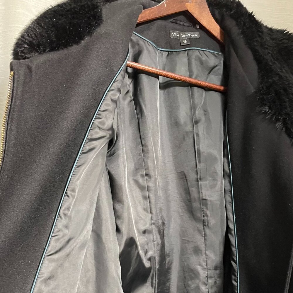 Winter coat - Picture 6 of 13
